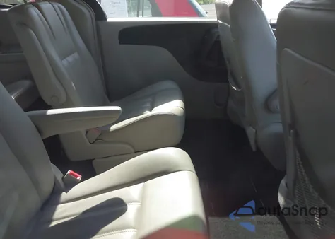 2013 Chrysler Town & Country Touring из США, поврежденный, VIN 2C4RC1BG5DR503355